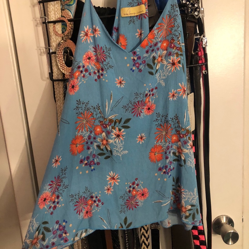 Lizard Thicket new with tags Flowey tank medium